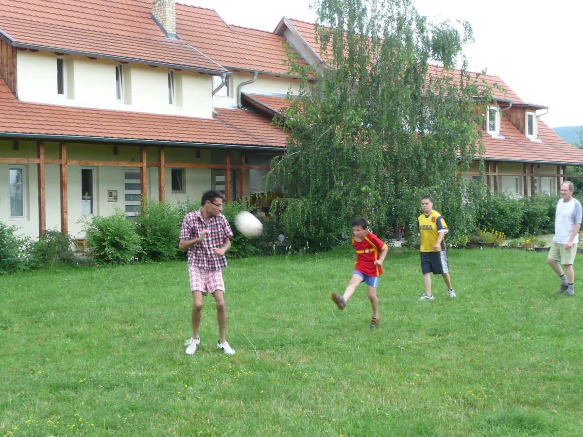 Hostel Buzavirag Tabor Vamosujfalu Exterior foto