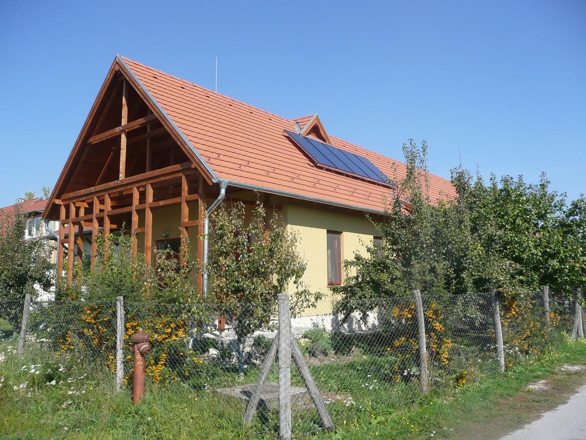 Hostel Buzavirag Tabor Vamosujfalu Exterior foto
